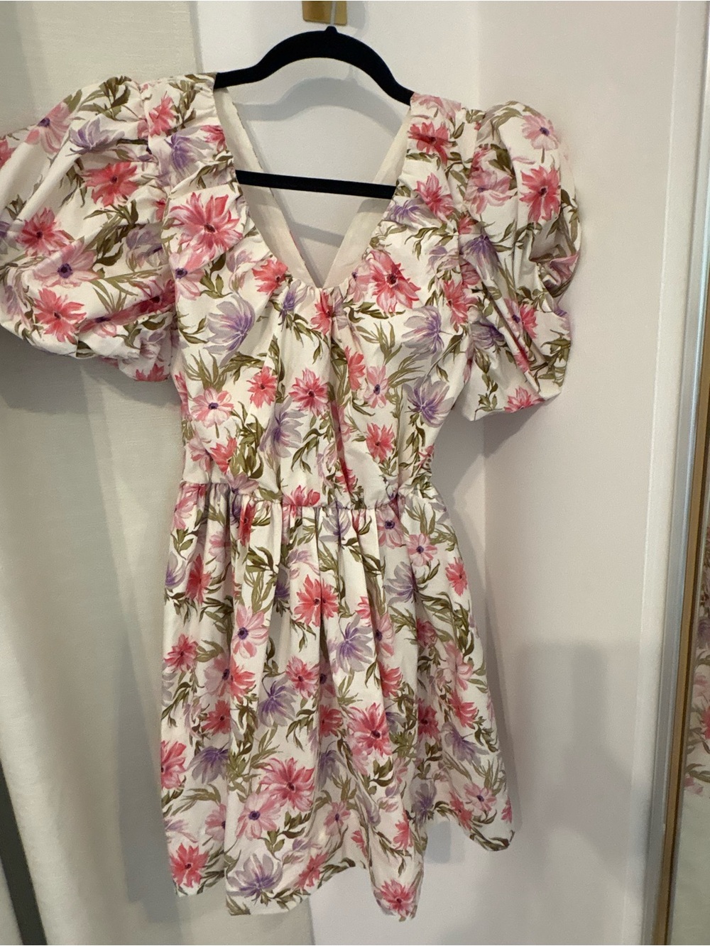 Express White Floral Puff-Sleeve Dress with Pink & Lavender Blooms - Picture 4 of 5